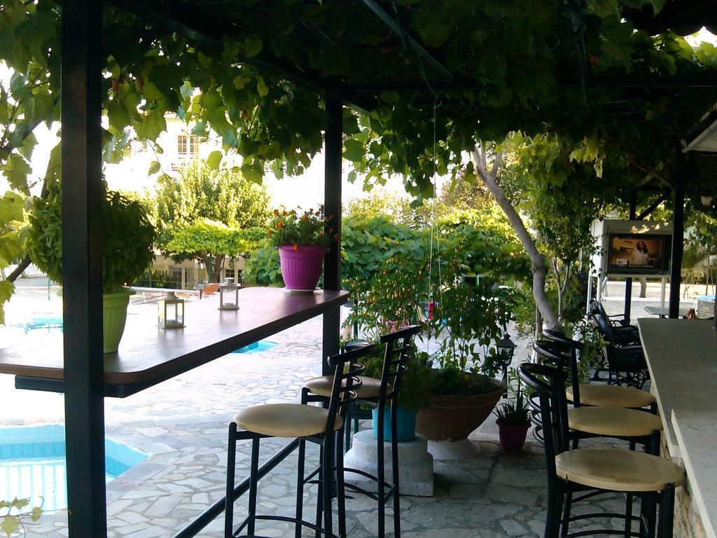 Evelin Hotel Питагорион Экстерьер фото